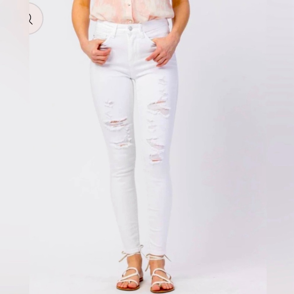 NWT Judy Blue Distressed White Skinny Jean